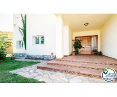 Chalet en Venta en Roses, Girona