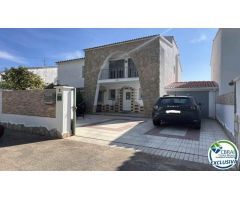 Chalet en Venta en Empuriabrava, Girona