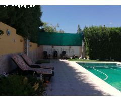 CHALET PAREADO EN AVDA. DE ELVAS