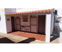 CHALET CON PISCINA, MAS TRES VIVIENDAS INDIVIDUALES , EN PARCELA DE 1966 M2