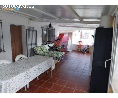 CHALET CON PISCINA, MAS TRES VIVIENDAS INDIVIDUALES , EN PARCELA DE 1966 M2