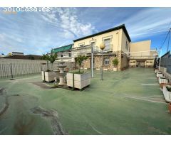 CHALET CON PARCELA EN URBANIZACIÓN GUADIANA - ZONA VIVERO