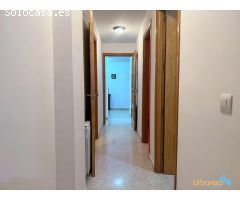 AMPLIO PISOS EN PLANTA BAJA PRACTICAMENTE NUEVO DE 4 HABITACIONES  2 PATIOS GARAJE Y TRASTERO