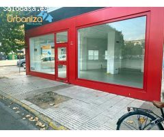 LOCAL BIEN ACONDICINADO  CON GRANDES ESCAPARATES DE ESQUINA