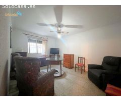 piso en planta baja bien acondicionado en maria auxiliadora  con patio y terraza comunitaria