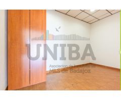 LOCAL COMERCIAL EN MONTIJO