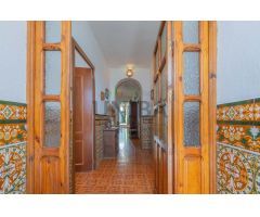 Casa en Venta en Segura de León – Amplia y con Patio