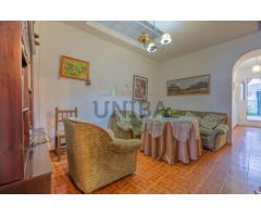 Casa en Venta en Segura de León – Amplia y con Patio
