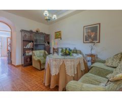 Casa en Venta en Segura de León – Amplia y con Patio