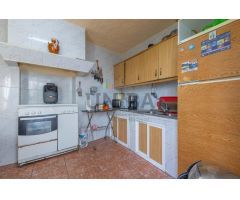 Casa en Venta en Segura de León – Amplia y con Patio