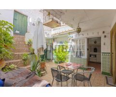 Casa en Venta en Segura de León – Amplia y con Patio