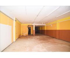 Local comercial en Venta en Banyoles, Girona