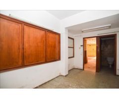 Local comercial en Venta en Banyoles, Girona