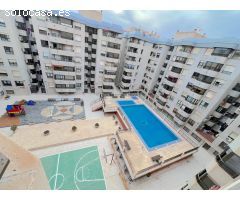Alquiler larga temporada piso en urbanización con piscina (Alicante centro)