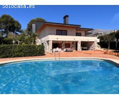 Chalet independiente, Piscina, gran garaje, aire acondicionado, gran parcela