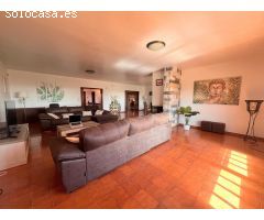 Chalet independiente, Piscina, gran garaje, aire acondicionado, gran parcela
