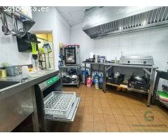 Traspaso de Gastro Bar Equipado y Renovado en Ubicación Estratégica con Amplias Terrazas y Sala para