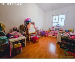 Se vende preciosa casa en el centro de Granadilla