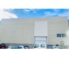 Venta de Nave Industrial en Parque de la Reina – 989 m²