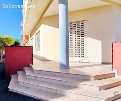 Se vende amplio local comercial en San Isidro.