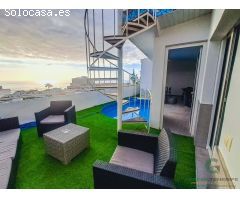 Villa de Lujo en Adeje: Piscina Privada, Vistas al Mar y Oportunidad de Inversión