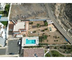 Villa de Lujo con Vistas Espectaculares al Mar en Playa Paraíso, Tenerife Sur