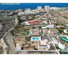 Villa de Lujo con Vistas Espectaculares al Mar en Playa Paraíso, Tenerife Sur
