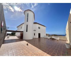 Villa de Lujo con Vistas Espectaculares al Mar en Playa Paraíso, Tenerife Sur