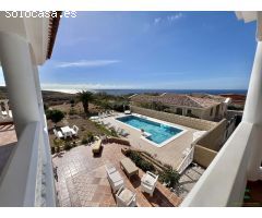 Villa de Lujo con Vistas Espectaculares al Mar en Playa Paraíso, Tenerife Sur
