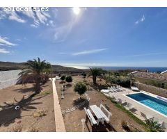 Villa de Lujo con Vistas Espectaculares al Mar en Playa Paraíso, Tenerife Sur