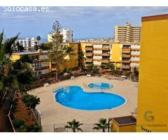 Ático en Venta en Los Cristianos con Vistas al Mar y Piscina