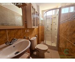 Ático en Venta en Los Cristianos con Vistas al Mar y Piscina