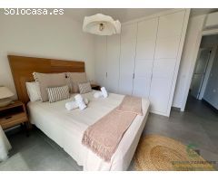 Chalet pareado en venta en El Médano, cerca de la playa con jacuzzi y piscina.