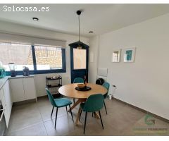 Chalet pareado en venta en El Médano, cerca de la playa con jacuzzi y piscina.