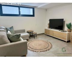 Chalet pareado en venta en El Médano, cerca de la playa con jacuzzi y piscina.