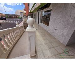 Local comercial en venta en el centro de Adeje, ideal para negocio, con terraza privada y excelente 