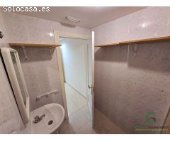 Local comercial en venta en el centro de Adeje, ideal para negocio, con terraza privada y excelente 