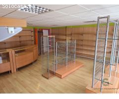 Local comercial en venta en el centro de Adeje, ideal para negocio, con terraza privada y excelente 