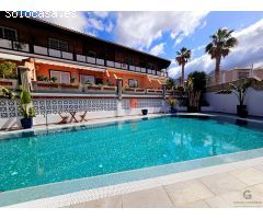 Exclusiva Villa Adosada en Villas Capitana – El Galeón, Adeje | 3 Dormitorios, Terraza, Garaje y Pis