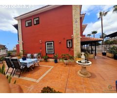 Exclusiva Villa Adosada en Villas Capitana – El Galeón, Adeje | 3 Dormitorios, Terraza, Garaje y Pis
