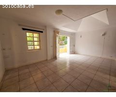 Oportunidad única: Chalet para reformar con terraza y garaje