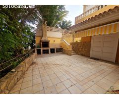 Oportunidad única: Chalet para reformar con terraza y garaje