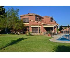 Magnifica Villa de 5 dormitorios en Urb El Coto