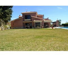 Magnifica Villa de 5 dormitorios en Urb El Coto