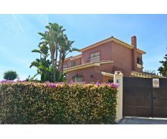 Magnifica Villa de 5 dormitorios en Urb El Coto