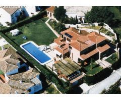 Magnifica Villa de 5 dormitorios en Urb El Coto