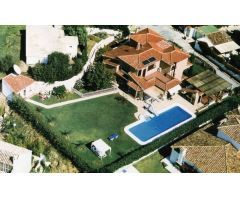 Magnifica Villa de 5 dormitorios en Urb El Coto