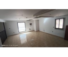 VENTA DE LOCAL A PIE DE CALLE