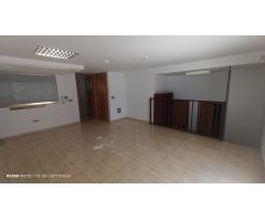 VENTA DE LOCAL A PIE DE CALLE