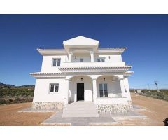 Chalet en Venta en Pinoso, Alicante